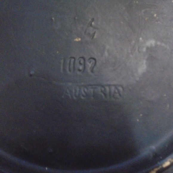 Antique 3D Apple Plate Austria - Picture 3 of 3